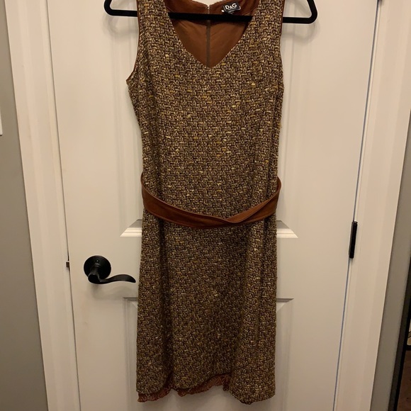 Dolce & Gabbana brown dress with belt accent - Picture 3 of 9